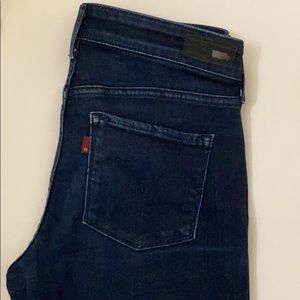 Levi’s slight curve mid rise skinny jeans